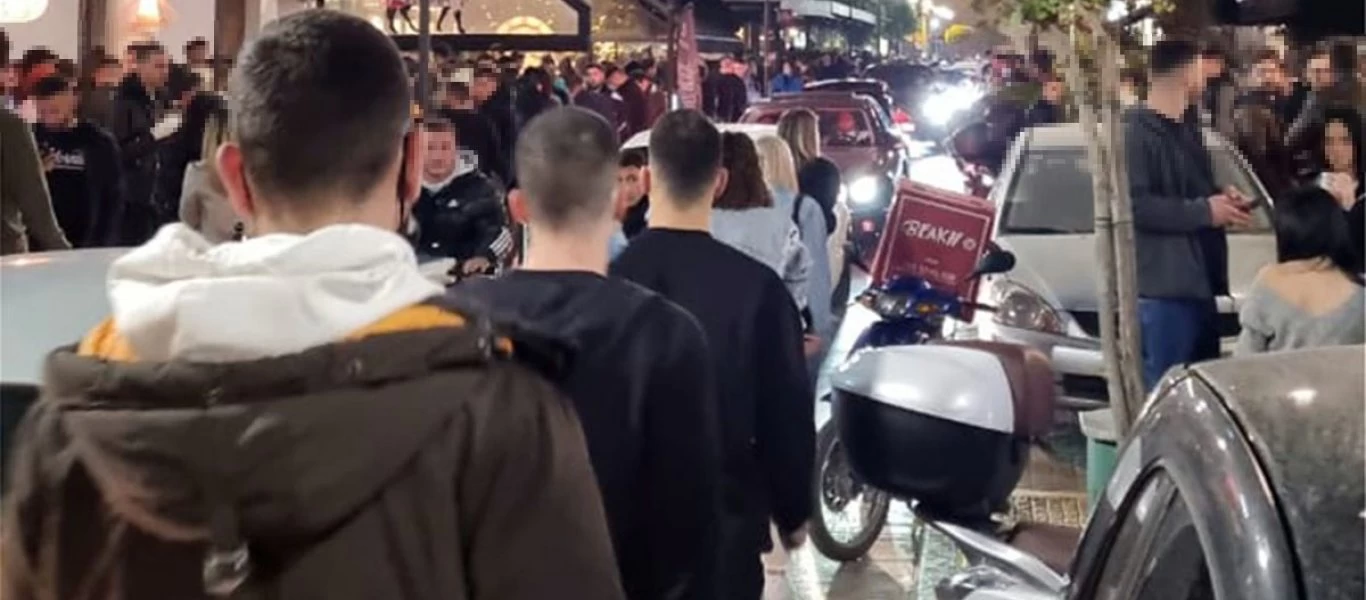 To κίνημα της πλατείας: Εκατοντάδες νέοι παρτάρουν στο Περιστέρι (βίντεο)